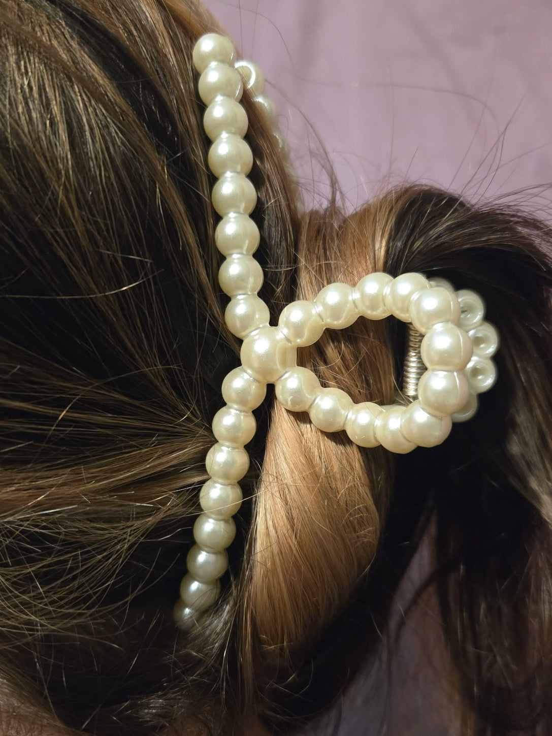 Simple Pearl Claw Clip