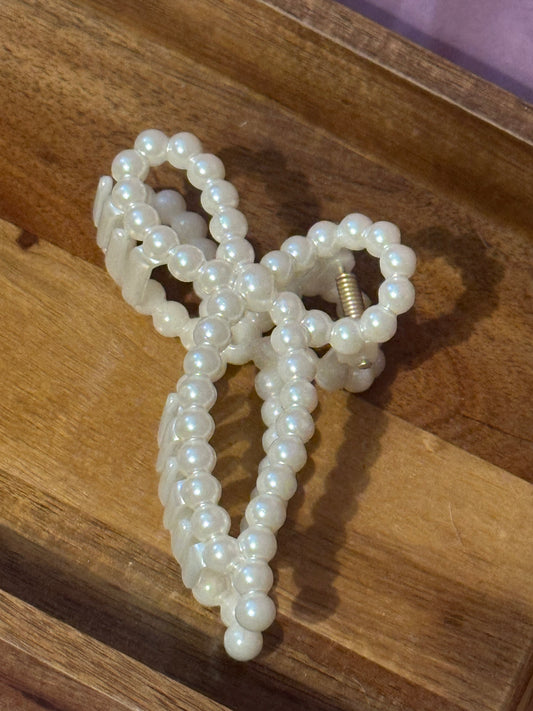 Bow Shaped Claw Clip