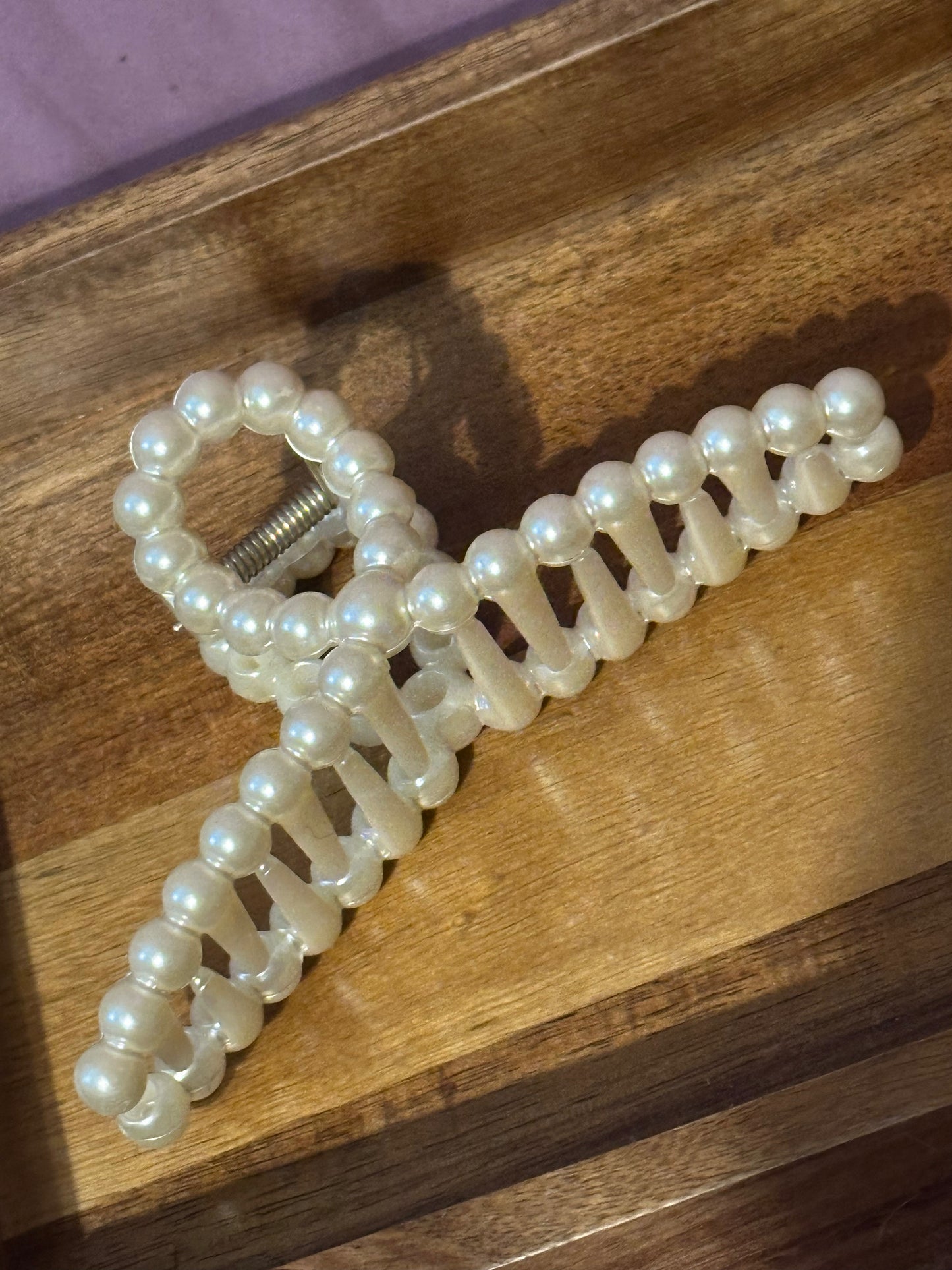 Simple Pearl Claw Clip